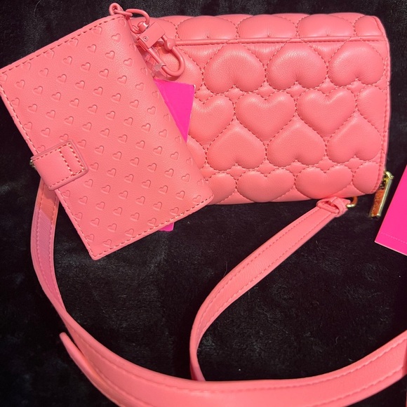 🩷BETSEY JOHNSON Heart Quilted Pink Crossbody & XOLEAH Key Chain Card Wallet🩷NWT - Picture 14 of 17